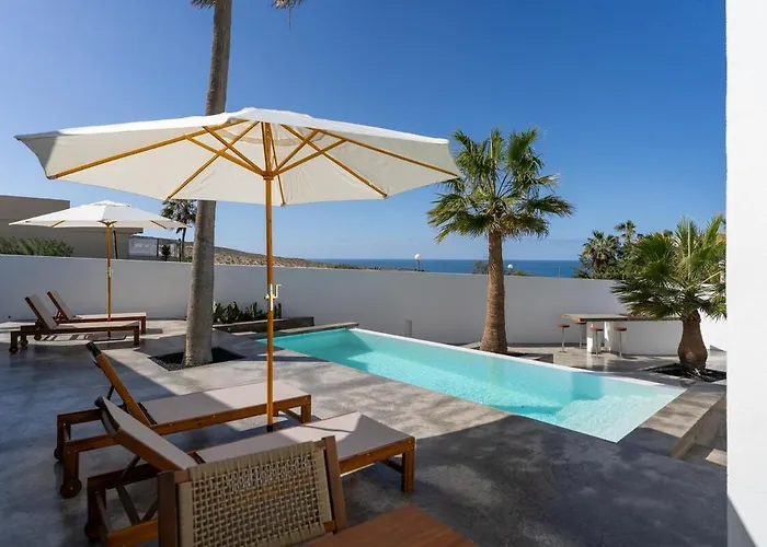 Sea View Private Infinity Pool Sunsets 度假居 *